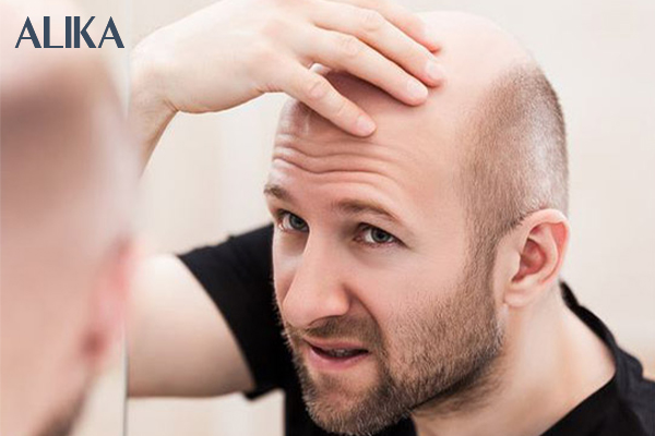 Dấu hiệu rụng tóc nhiều ở nam giới  có phải bất thường  Phòng khám Da  liễu thẩm mỹ Bác sỹ Thái Hà